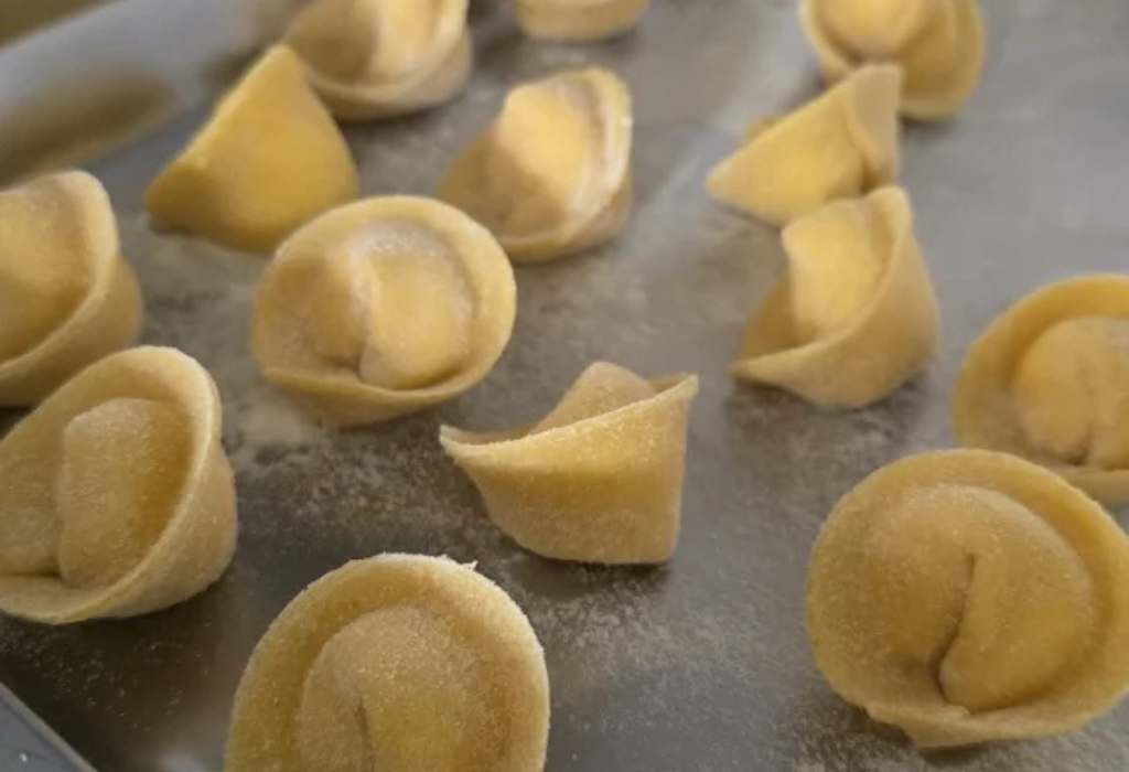 PANTAGRUEL mangia, ridi e brinda